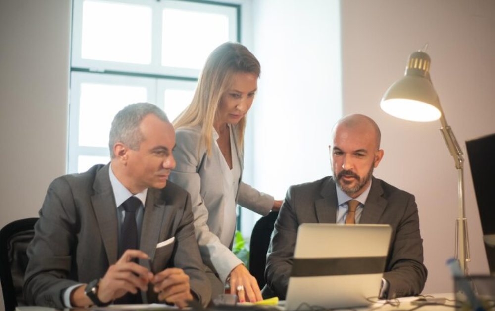 How to Choose the Right Outsourced CFO Service Provider